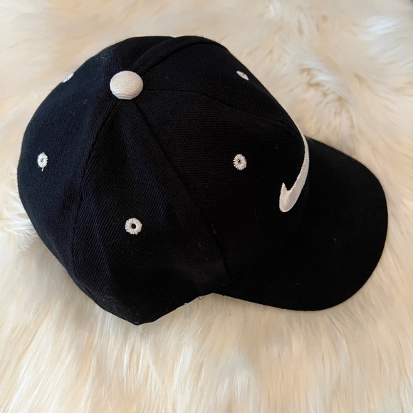 Black and White Nike cap, one size - Picture 3 of 7